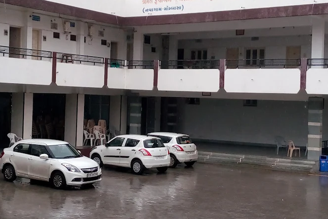 Shree Kunvarbai Jain Dharmshala Parking Space